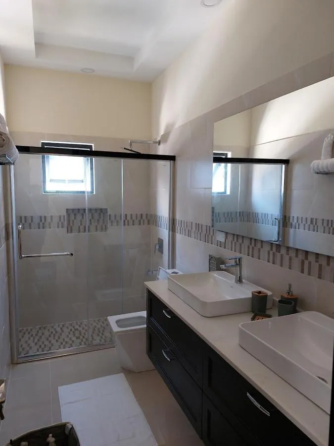 Tatil Evi Pyramid Joy, 2 Bedroom Villa, Ocho Rios, Jamaica